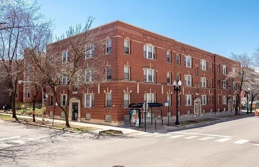 1303 W Morse Ave in Chicago, IL - Building Photo