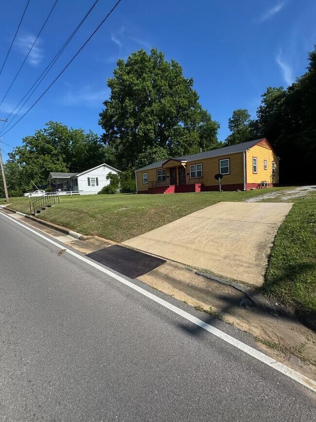 1309 Hoke St in Gadsden, AL - Building Photo - Building Photo