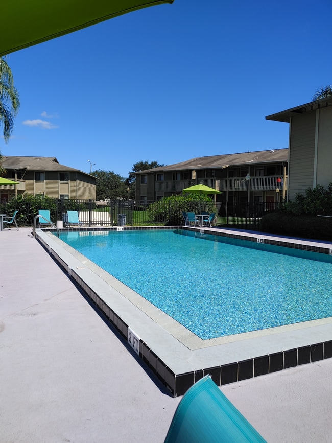 Atlantis Cove in Fort Pierce, FL - Foto de edificio - Building Photo