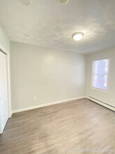 329 Paris St in Boston, MA - Building Photo - Building Photo