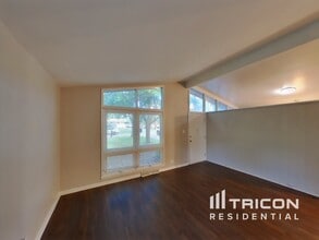 30477 N Oak Grove Ave in Libertyville, IL - Building Photo - Building Photo