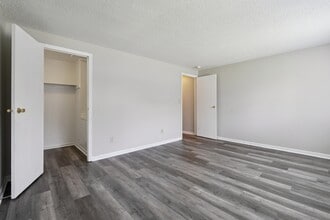 Gateway Apartments in Columbus, OH - Building Photo - Building Photo