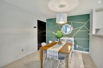 5821 Washington St in Hollywood, FL - Building Photo - Building Photo