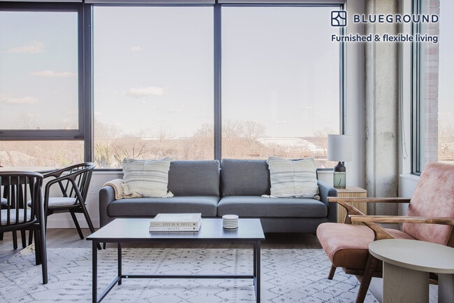 3030 Potomac Ave, Unit FL3-ID1028 in Arlington, VA - Building Photo - Building Photo