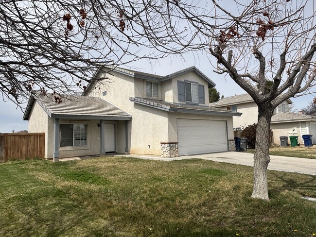 44709 Overland Ave in Lancaster, CA - Building Photo - Building Photo