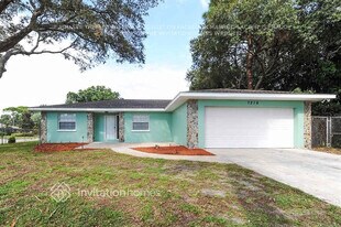 7216 14th Ave NW in Bradenton, FL - Building Photo