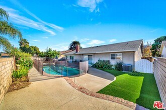 2425 Dusan St in Simi Valley, CA - Building Photo - Building Photo