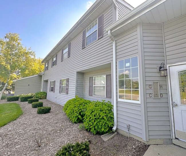 property at 8 Gant Cir