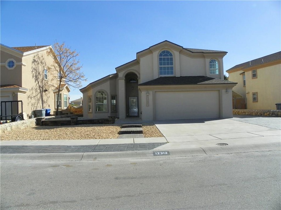 12312 Tierra Limpia Dr in El Paso, TX - Building Photo