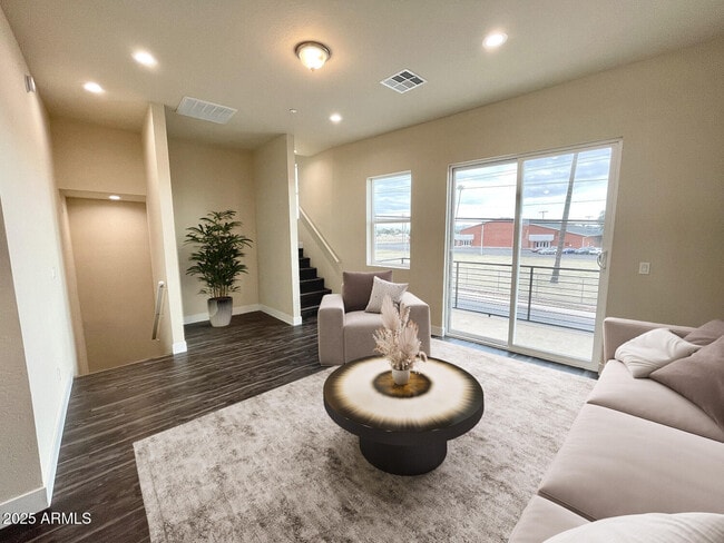 150 S Horne in Mesa, AZ - Foto de edificio - Building Photo