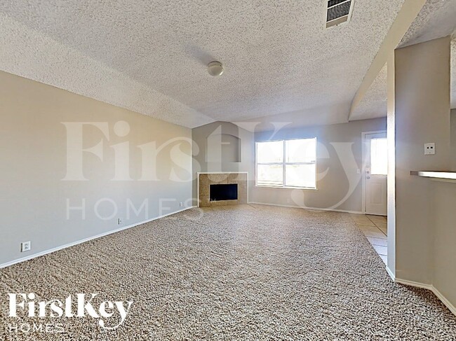 1600 Shady Shores Dr in Glenn Heights, TX - Building Photo - Building Photo