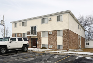 Cordoba Apartments in Perrysburg, OH - Foto de edificio - Building Photo
