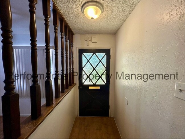 100 Atherton Ct in Bakersfield, CA - Building Photo - Building Photo