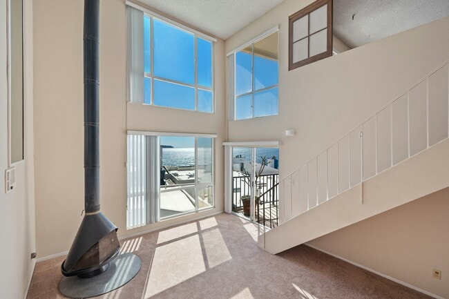 565 Esplanade in Redondo Beach, CA - Foto de edificio - Building Photo