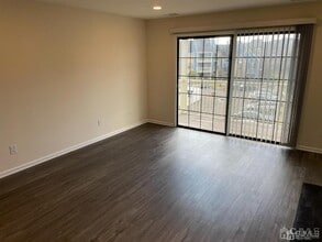 297 Cozzens Ct in East Brunswick, NJ - Building Photo - Building Photo