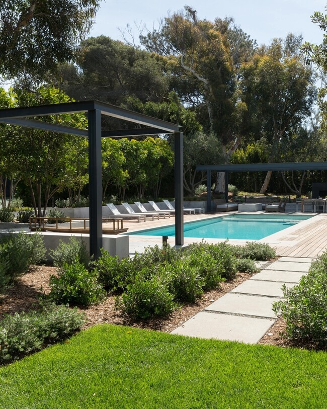 7310 Birdview Ave in Malibu, CA - Building Photo - Building Photo