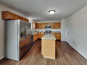 5605 Stevens Dr in Orient, OH - Building Photo - Building Photo