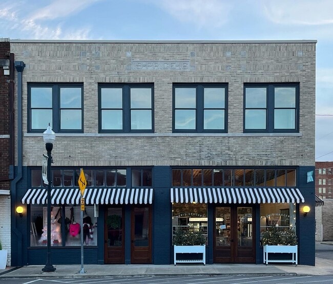 102 Clarksville St Rentals in Paris, TX