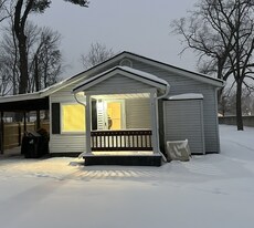 28532 Grayling Ave in Farmington Hills, MI - Building Photo