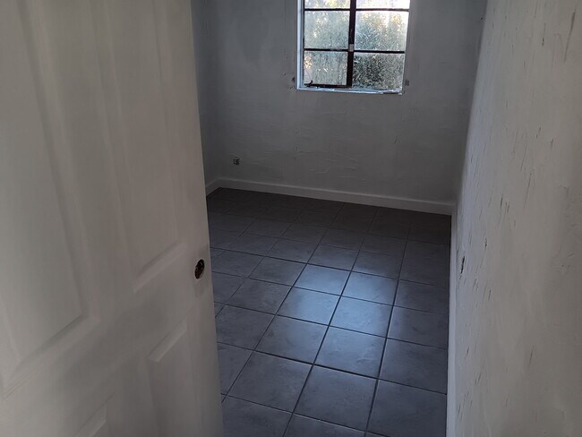 803 Bowden St in Savannah, GA - Foto de edificio - Building Photo