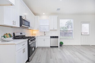 16626 Pademelon Dr in Sugar Land, TX - Building Photo - Building Photo