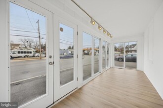 3032 Mt Carmel Ave in Glenside, PA - Foto de edificio - Building Photo