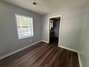 1300 Robin Hood Ln in Memphis, TN - Building Photo - Building Photo