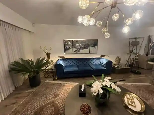 2216 Folkestone Way in West Vancouver, BC - Building Photo - Building Photo