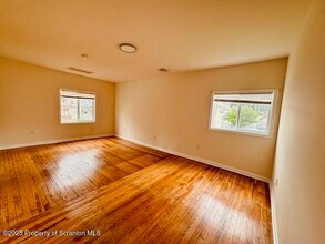 617 Susquehanna Ave in Olyphant, PA - Building Photo - Building Photo