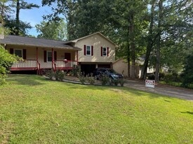 3820 Menloe Way in Snellville, GA - Building Photo