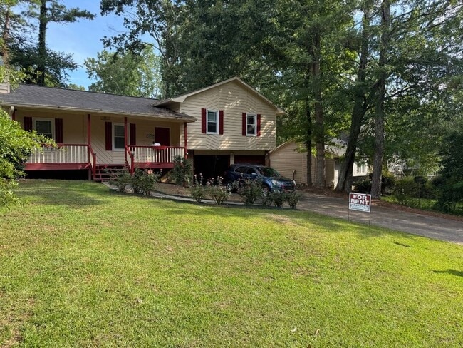 property at 3820 Menloe Way