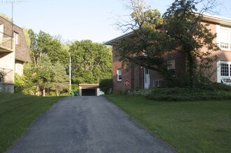 225 Nautilus Dr in Madison, WI - Foto de edificio - Building Photo