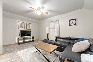 2517 S Duluth Ave, Unit 2517 in Sioux Falls, SD - Foto de edificio - Building Photo