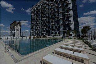 5252 NW 85th Ave in Doral, FL - Building Photo