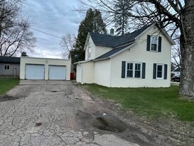 102 Hudson St, Unit 102 in Antigo, WI - Building Photo