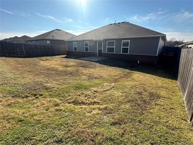 property at 25431 E 93rd Ct S