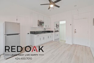 744 Beacon Ave in Los Angeles, CA - Building Photo