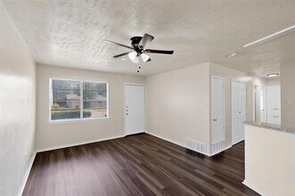 6321 Silvery Moon Dr in Dallas, TX - Building Photo - Building Photo