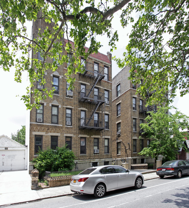 Park Court in Brooklyn, NY - Building Photo - Building Photo