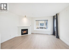 8431 Jellicoe St in Vancouver, BC - Building Photo - Building Photo