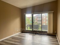 824-818 18 Ave SW in Calgary, AB - Building Photo - Building Photo