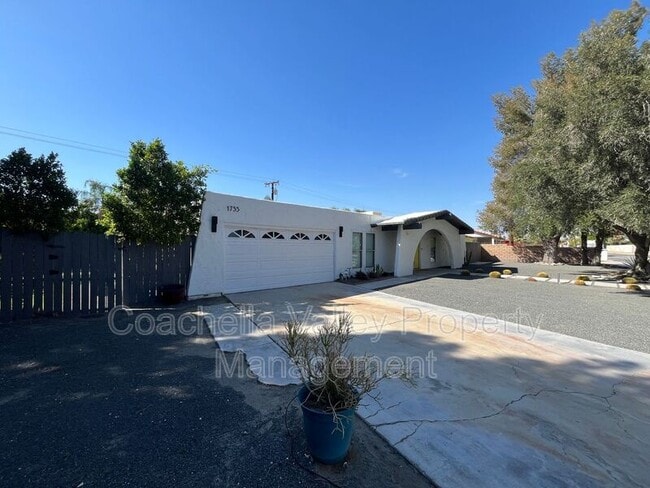 1755 N Viminal Rd in Palm Springs, CA - Building Photo - Building Photo