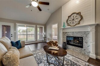 1811 Creekpark Trail in Arlington, TX - Building Photo - Building Photo