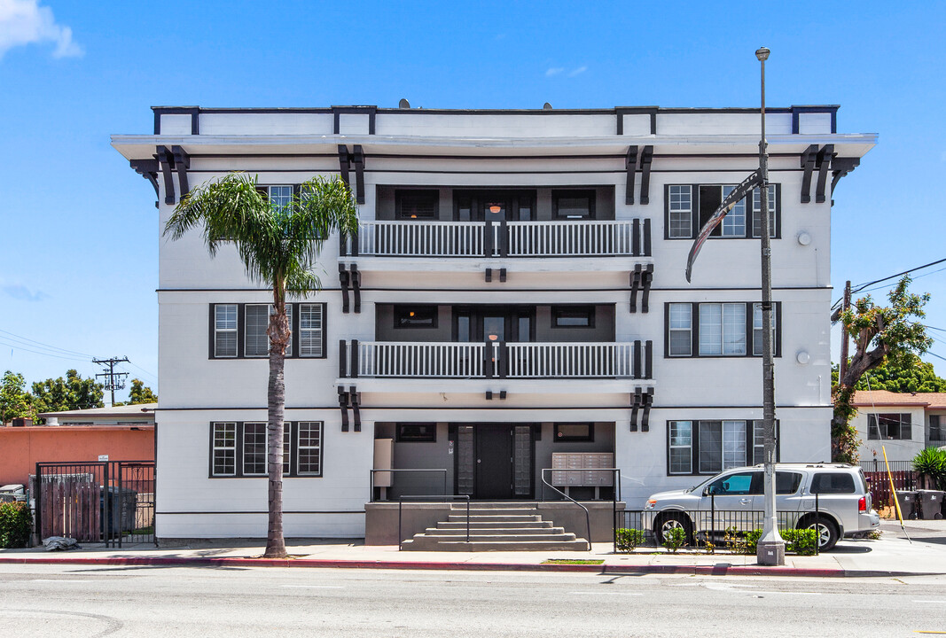 St. Anthony Apartments in Long Beach, CA - Building Photo