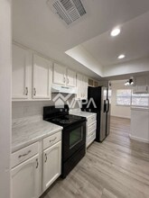 6731 Cypress Lake Dr in San Antonio, TX - Building Photo - Building Photo