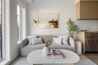 The Dunbar in Vancouver, BC - Building Photo - Building Photo