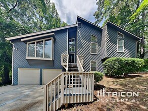 5070 Ravenwood Dr in Marietta, GA - Building Photo - Building Photo
