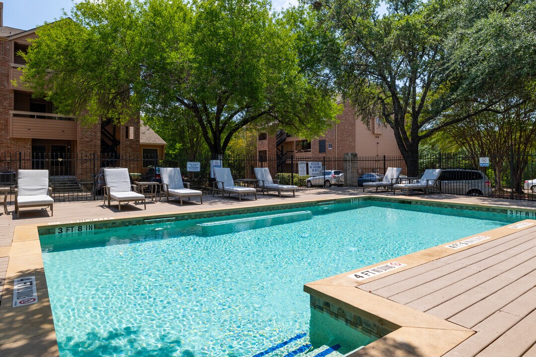 Tramor at Oak Bend in Austin, TX - Building Photo