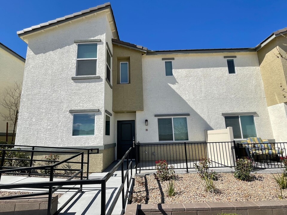 12164 Mojave Gold Rd in Las Vegas, NV - Foto de edificio