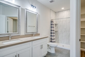 Landmark on 67th Ave in Peoria, AZ - Foto de edificio - Interior Photo